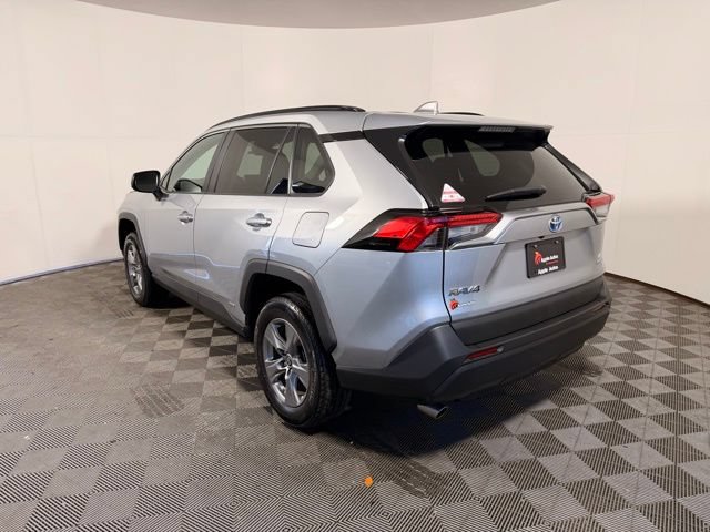 Used 2024 Toyota RAV4 LE AWD/4WD image 5