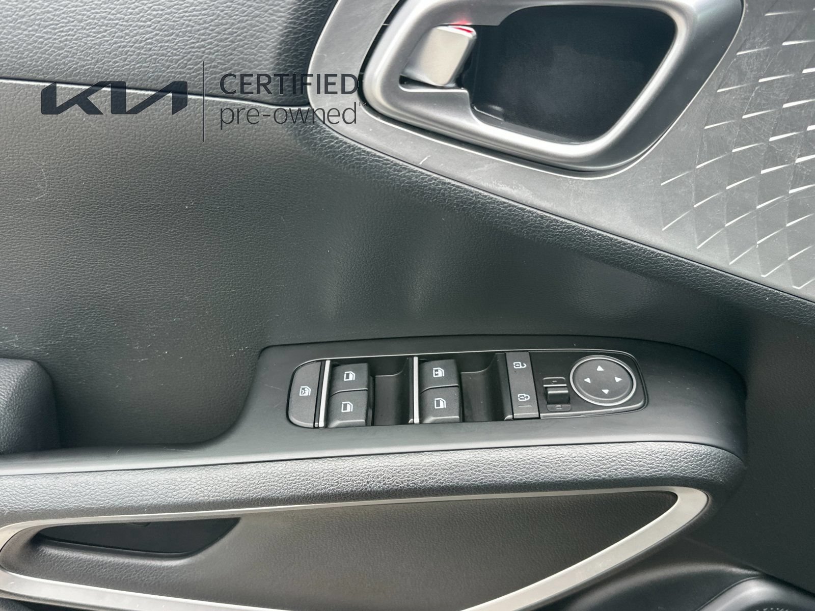 Certified 2024 Kia Soul S FWD image 12