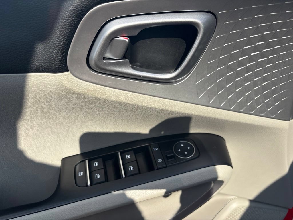Used 2022 Kia Soul LX FWD image 11