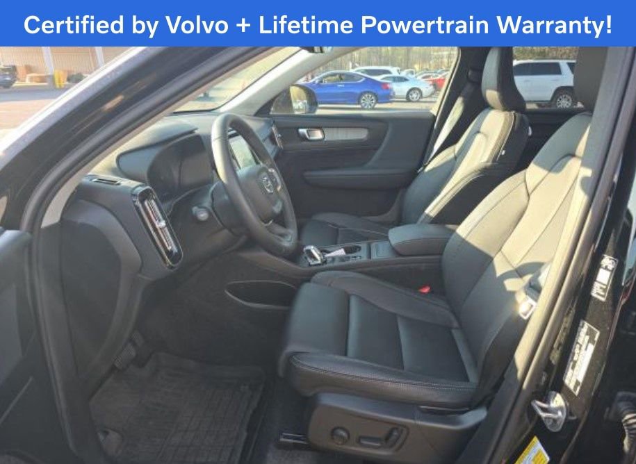 Used 2026 Volvo XC40 B5 Plus image 5