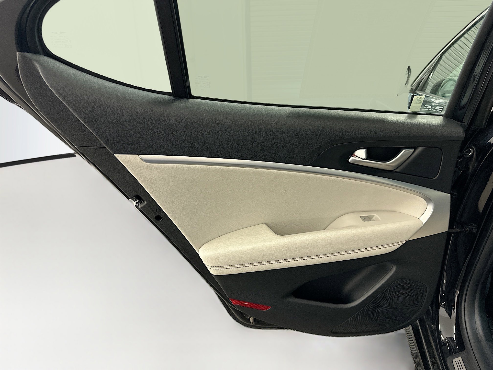 Used 2024 Genesis G70 2.5T image 27