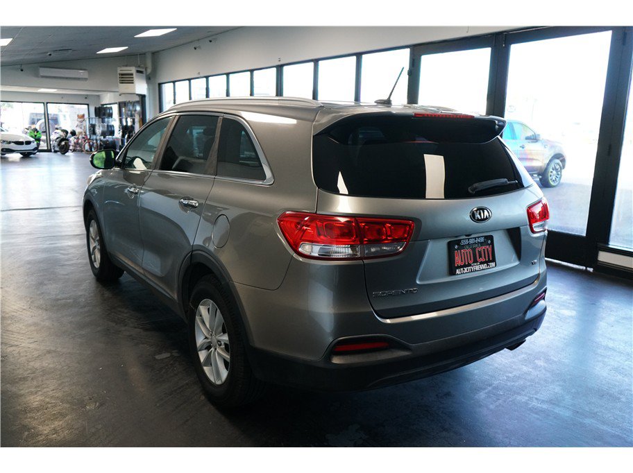 Used 2017 Kia Sorento LX FWD image 5