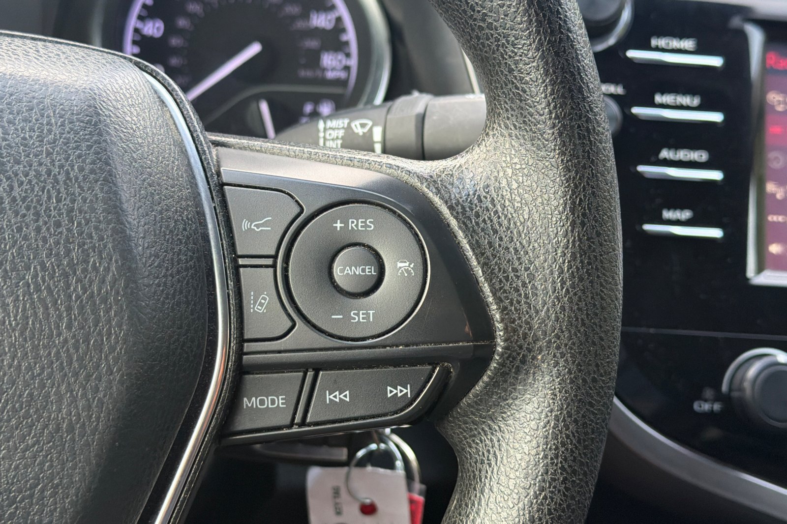 Used 2020 Toyota Camry LE w/ Carpet Mat Package FWD image 29