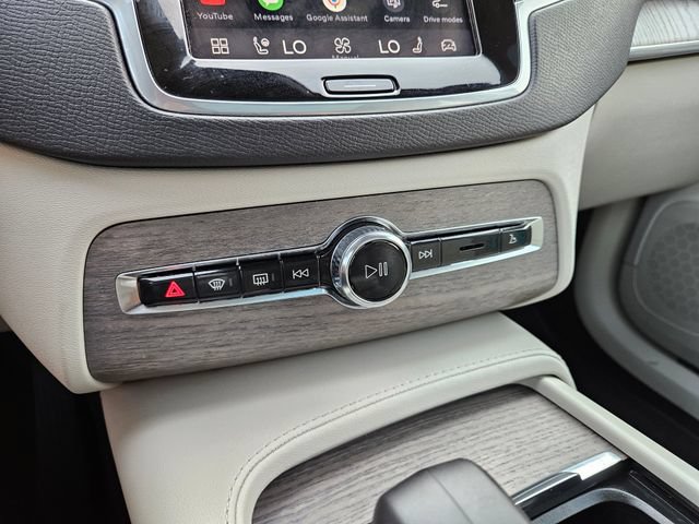Certified 2023 Volvo XC90 T8 Plus AWD/4WD image 29
