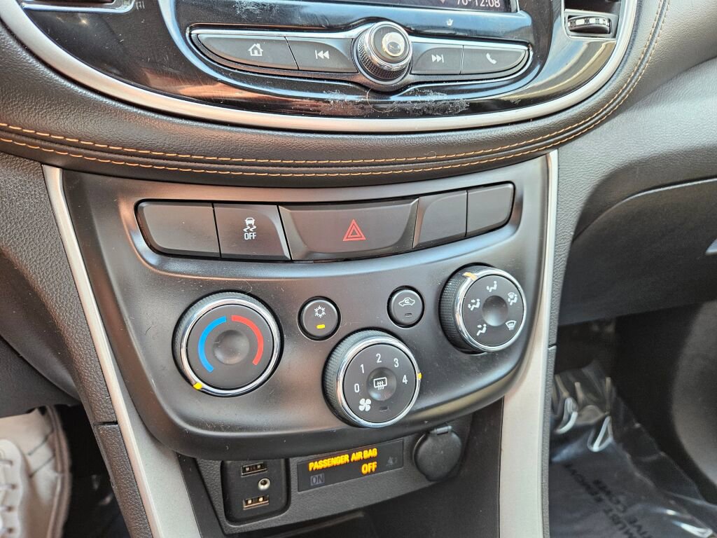 Used 2021 Chevrolet Trax LT image 6
