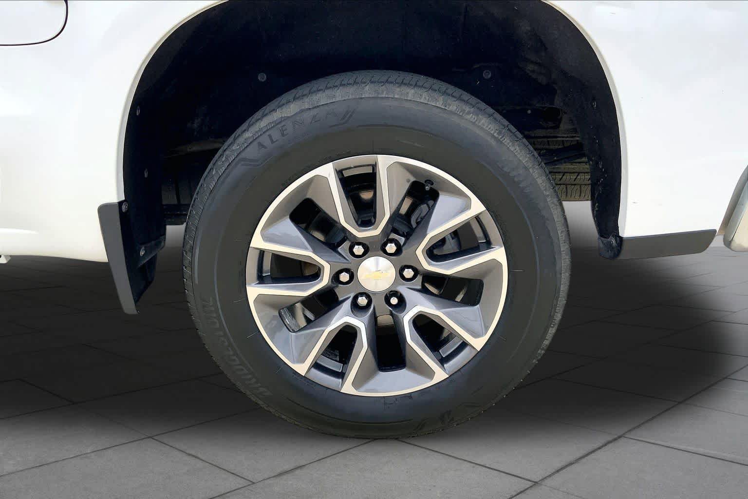 Used 2020 Chevrolet Silverado 1500 LT w/ Texas Edition RWD image 11
