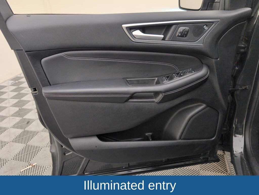 Used 2024 Ford Edge Titanium image 39