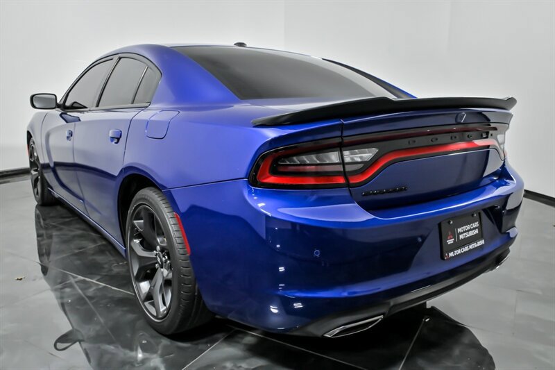 Used 2020 Dodge Charger SXT w/ Blacktop Package RWD image 8