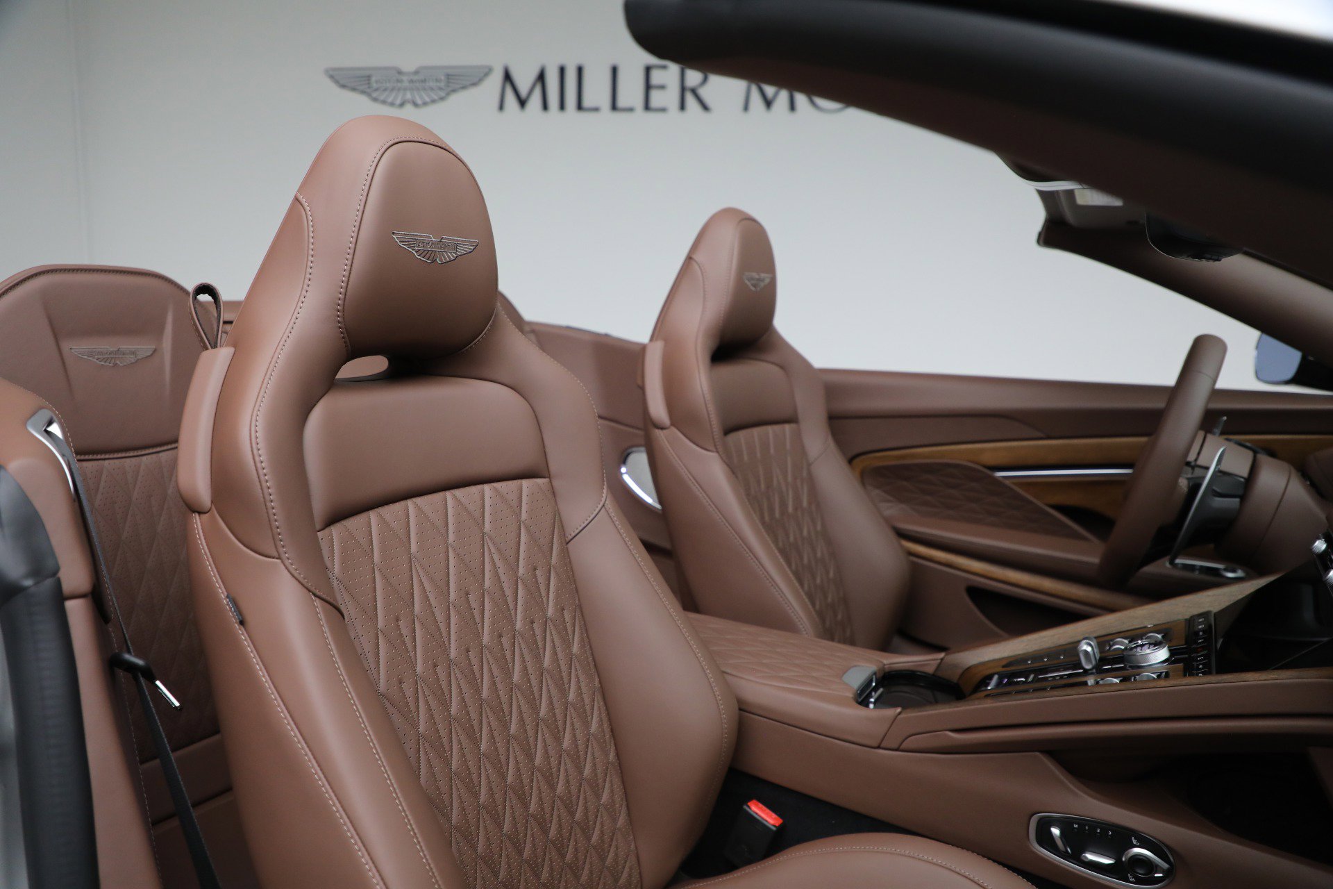 New 2026 Aston Martin DB12 Volante image 35