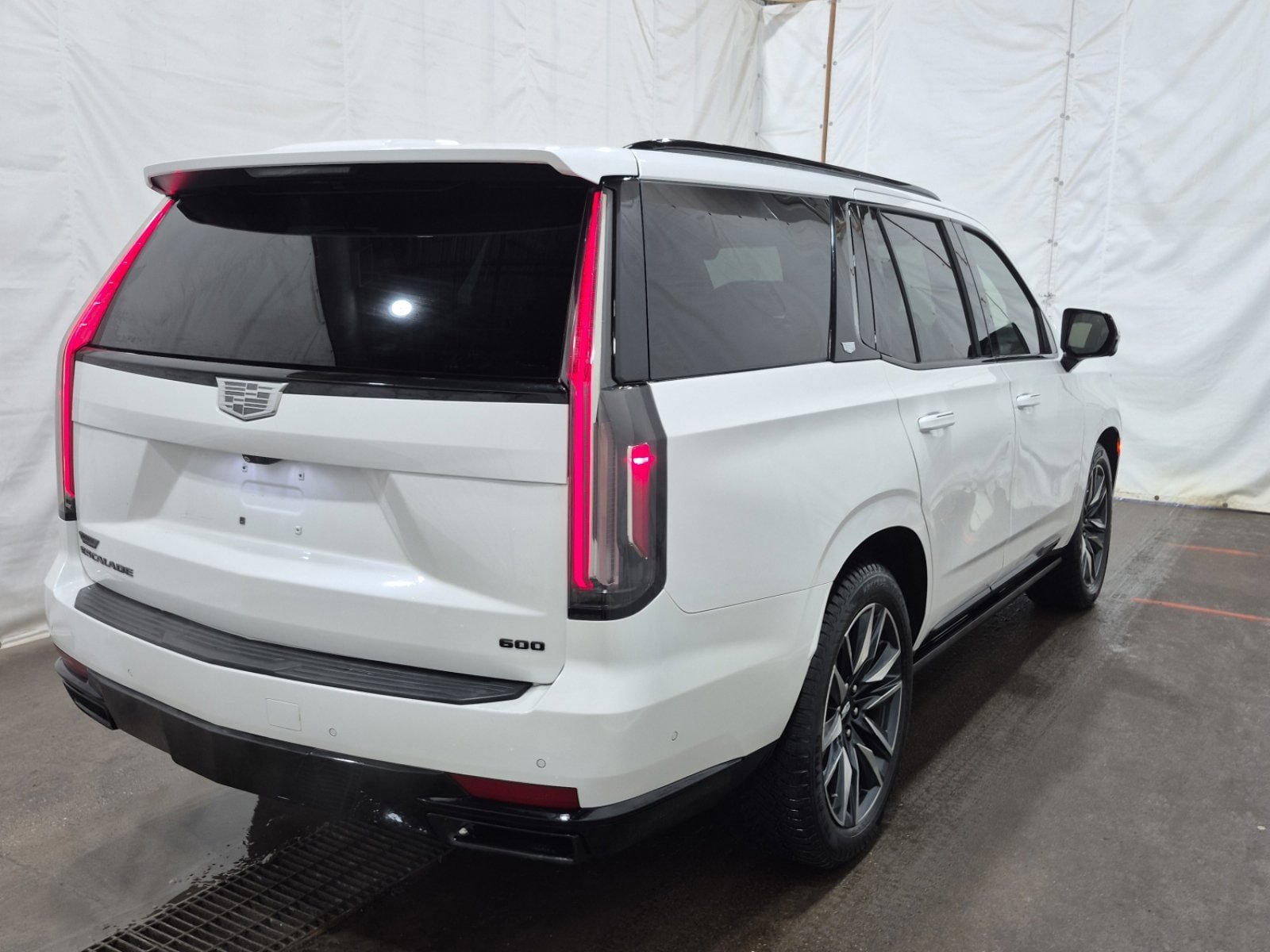 Used 2021 Cadillac Escalade Sport Platinum w/ Heavy-Duty Trailer Package AWD/4WD image 3