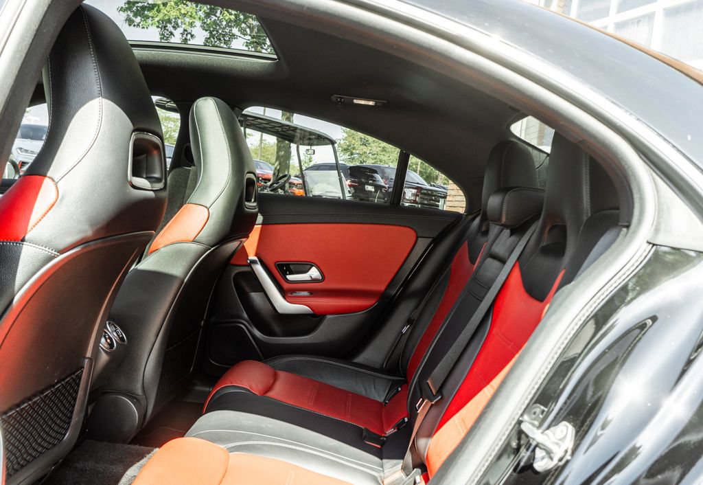 Used 2022 Mercedes-Benz CLA 250 4MATIC image 23