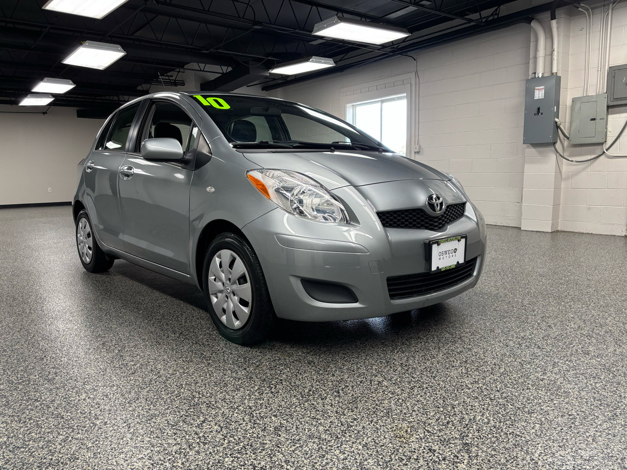 Used 2010 Toyota Yaris Liftback 5-Door image 2