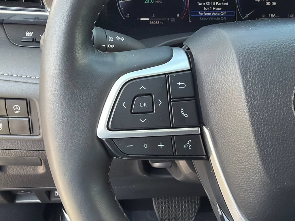 Used 2024 Toyota Highlander Limited AWD/4WD image 26