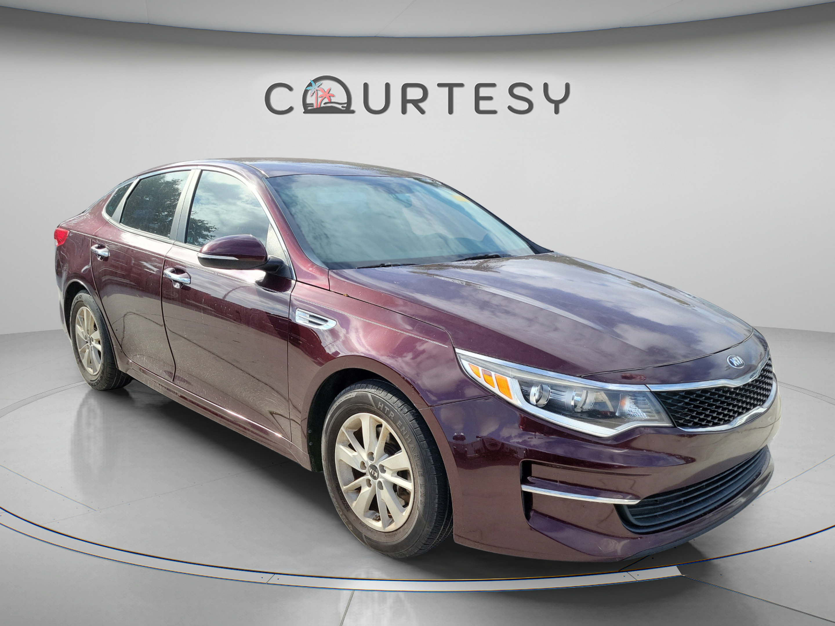Used 2017 Kia Optima LX w/ Driver Convenience Package FWD image 4