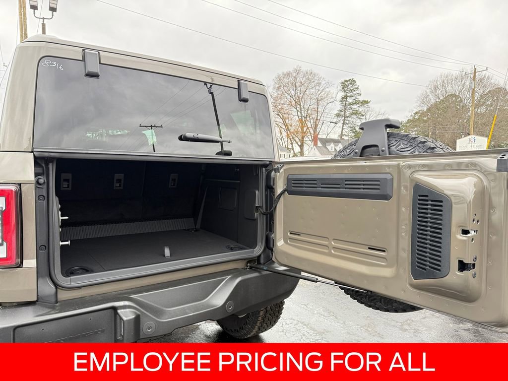 New 2025 Ford Bronco Outer Banks w/ Sasquatch Package AWD/4WD image 17
