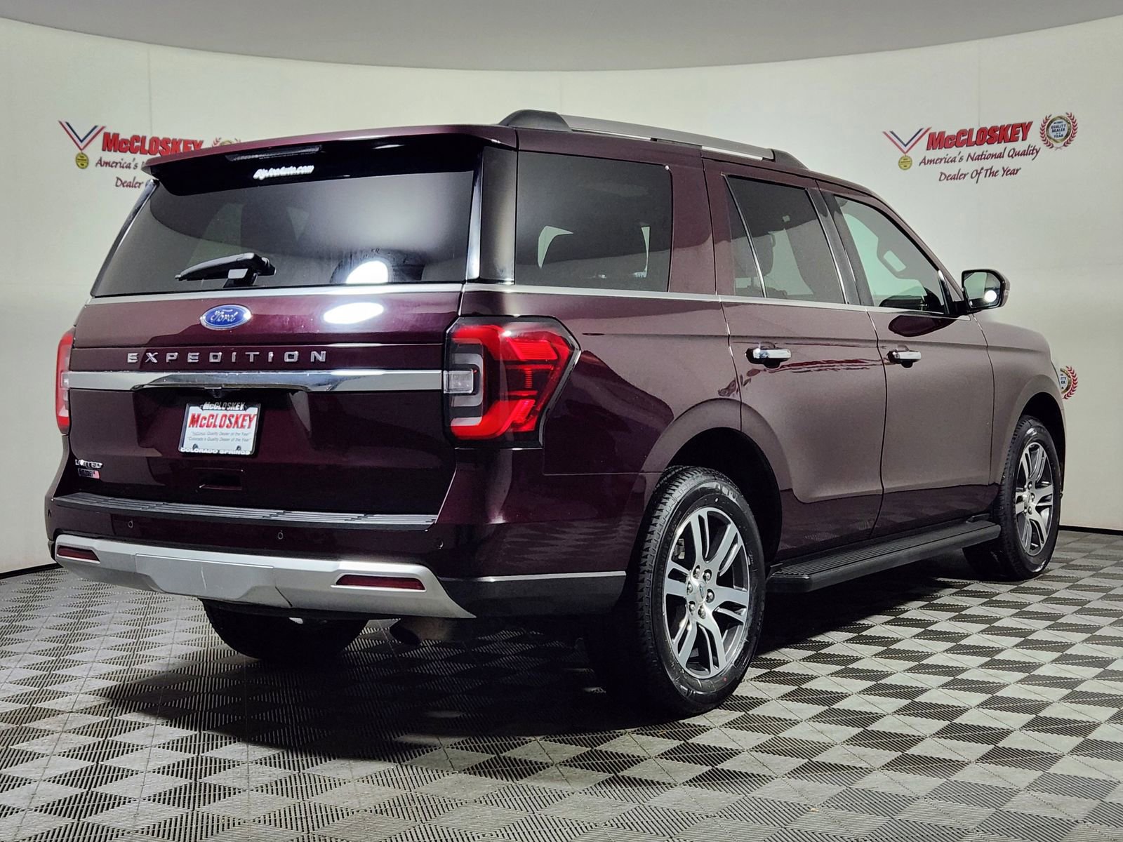 Used 2024 Ford Expedition Limited image 9