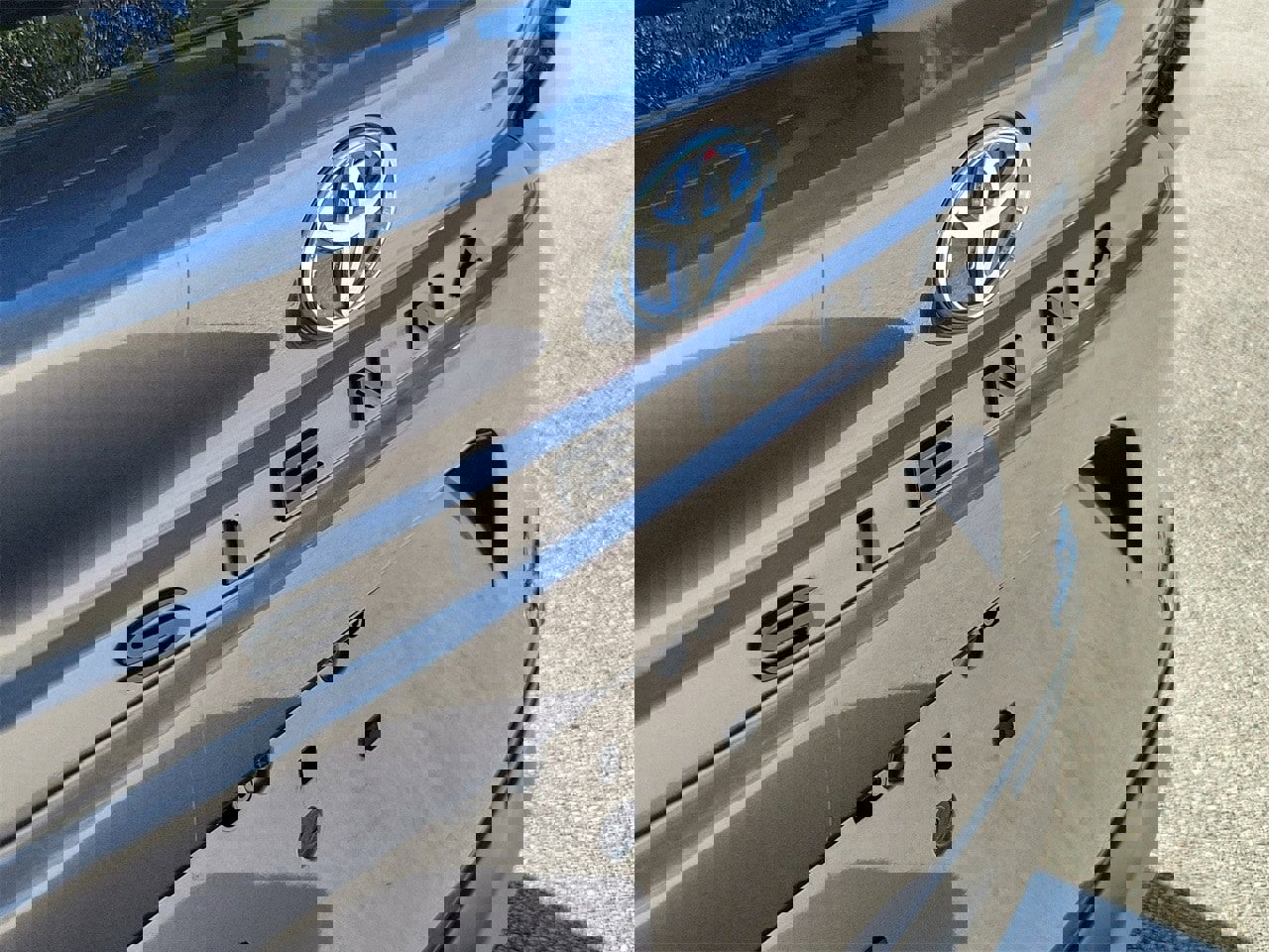 Used 2024 Toyota Sienna XLE image 6