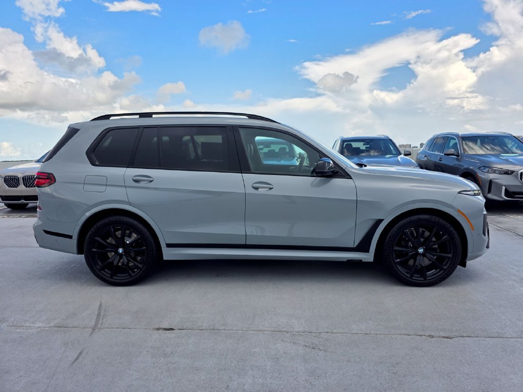 New 2027 BMW X7 M60i AWD/4WD image 3