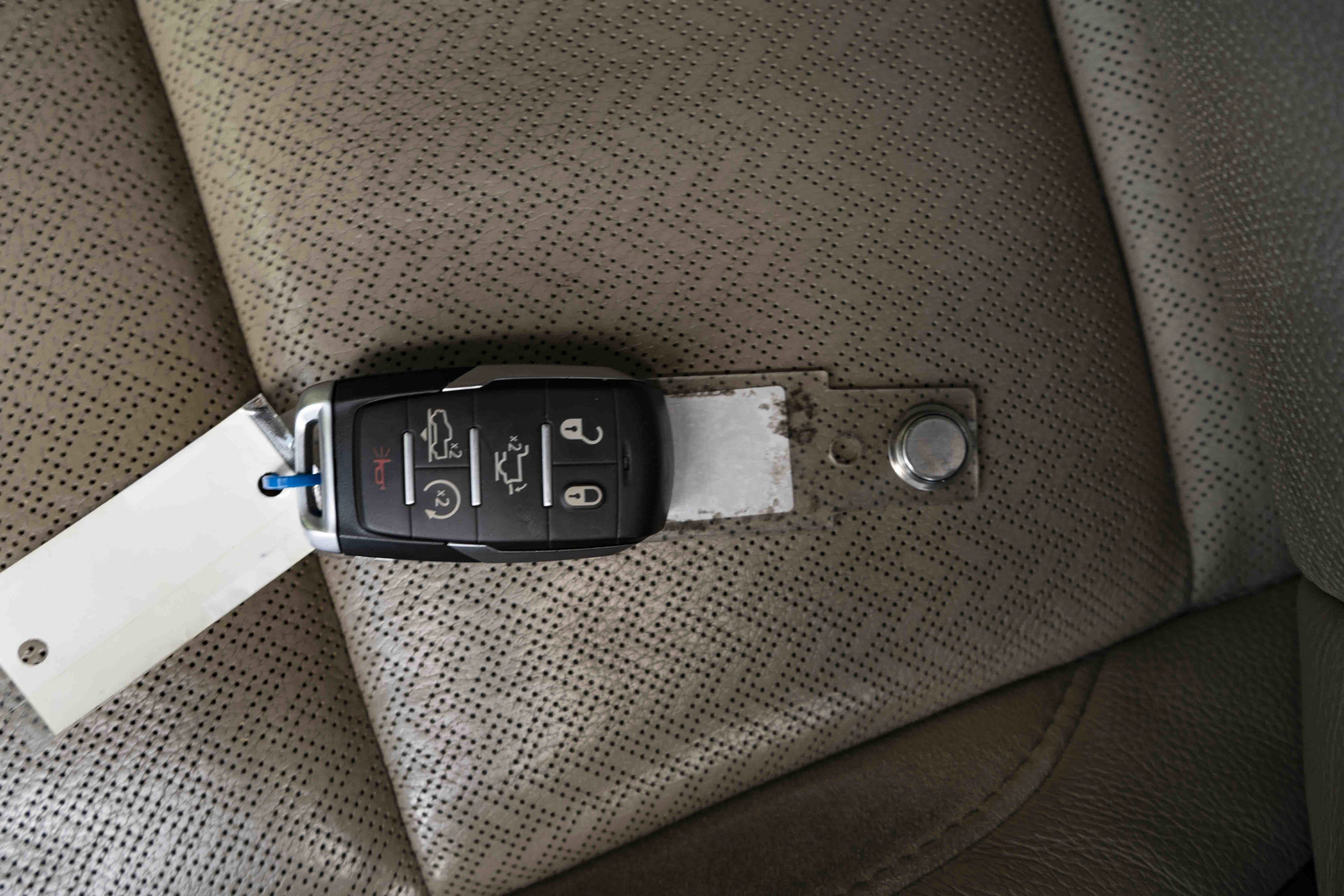 Used 2019 RAM 1500 Laramie AWD/4WD image 45