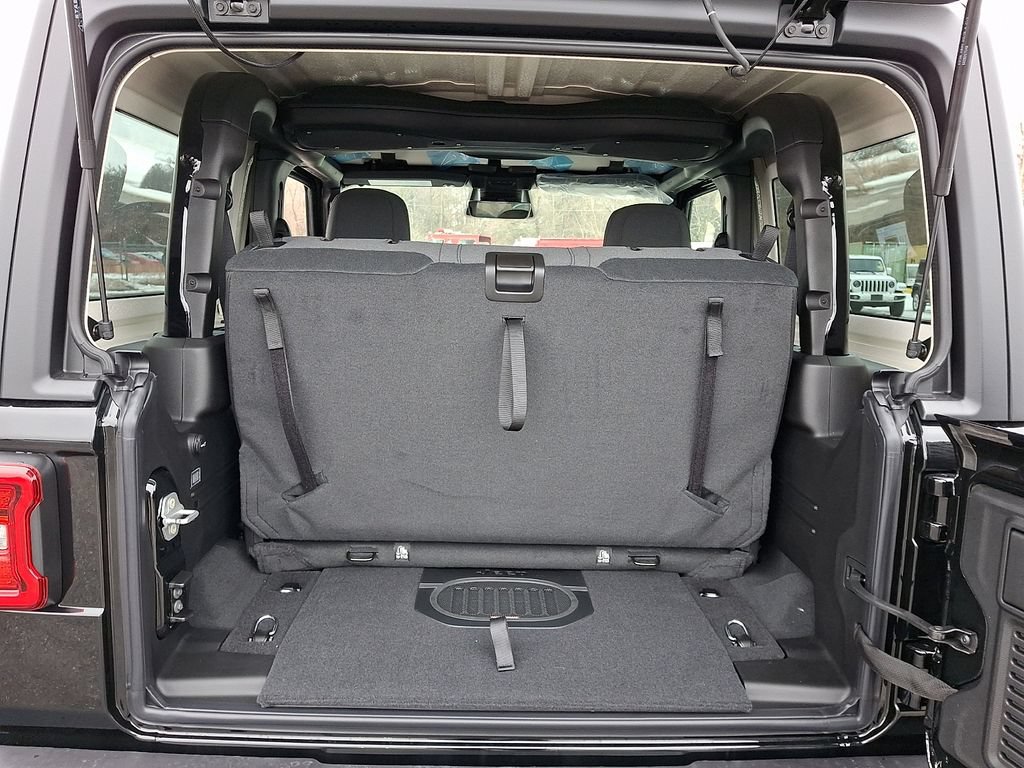 New 2026 Jeep Wrangler Rubicon AWD/4WD image 20