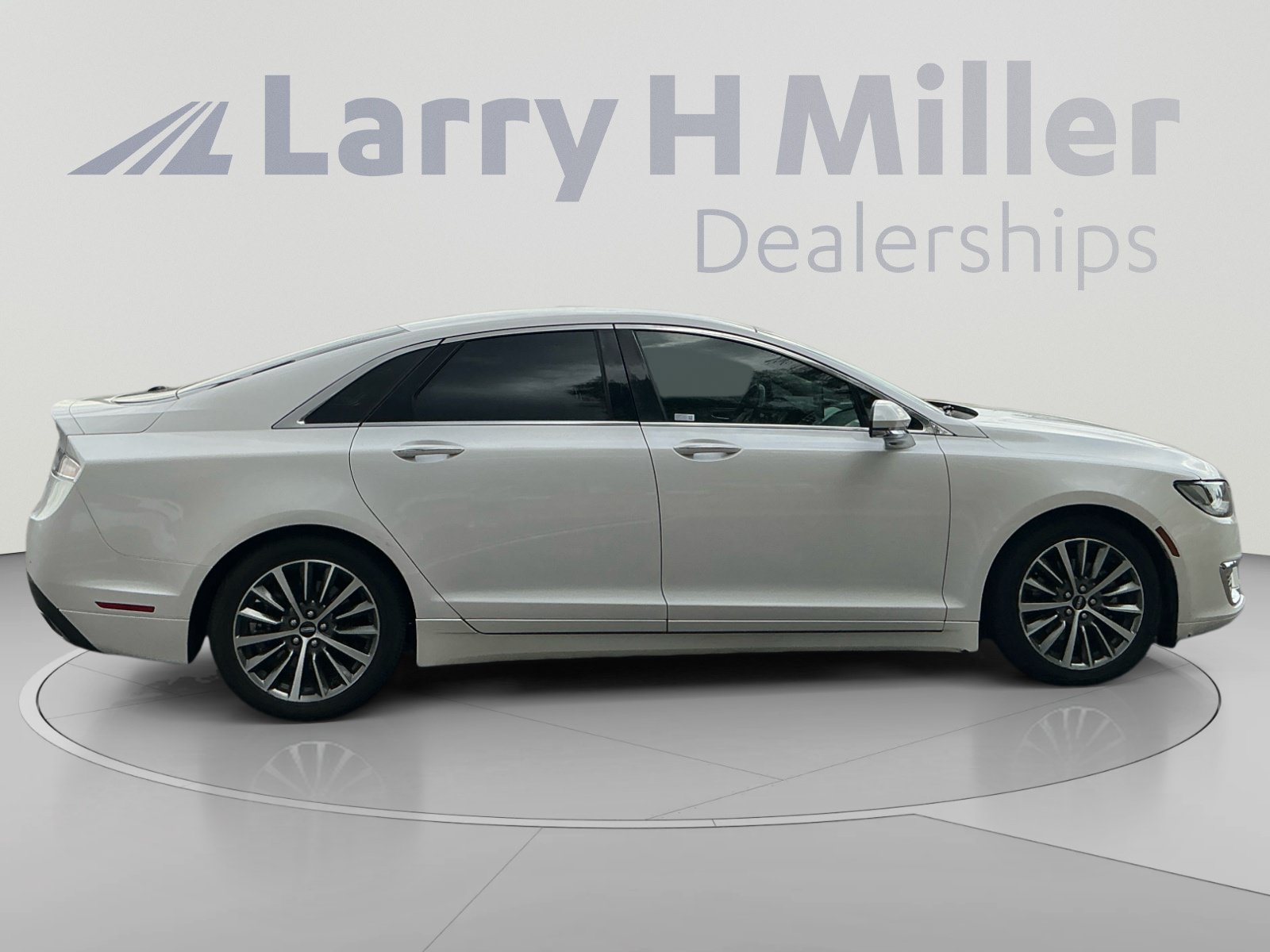 Used 2019 Lincoln MKZ Premiere FWD image 6