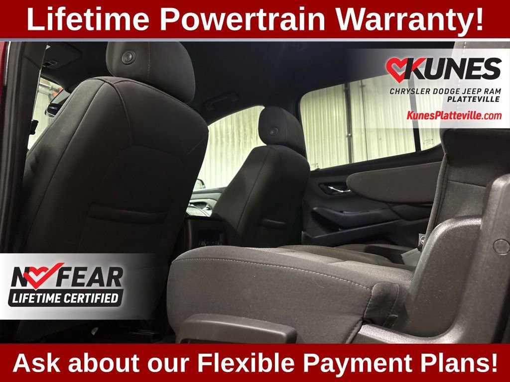Used 2023 Chevrolet Traverse LT image 19