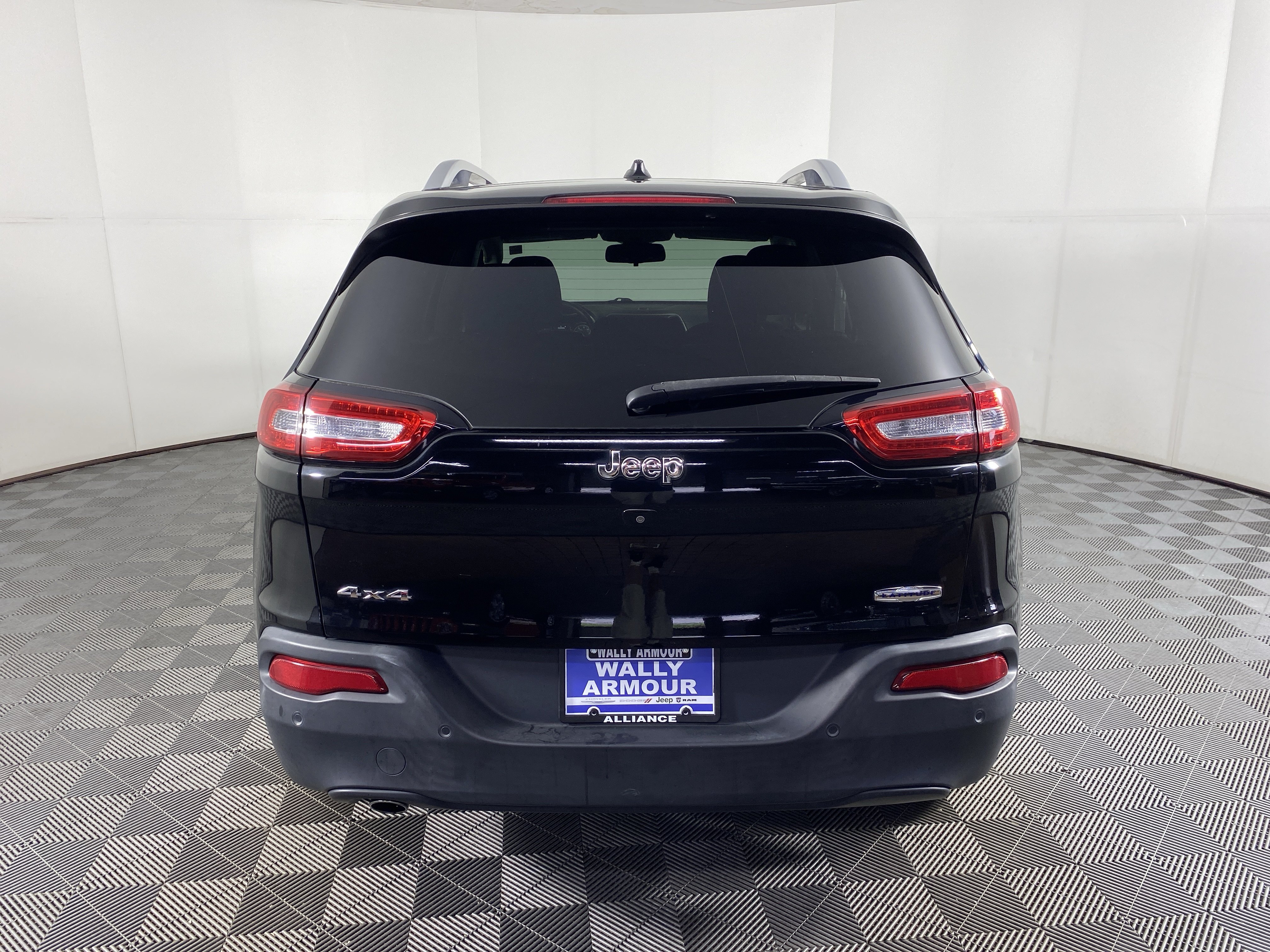 Used 2018 Jeep Cherokee Latitude w/ Safety Group AWD/4WD image 7