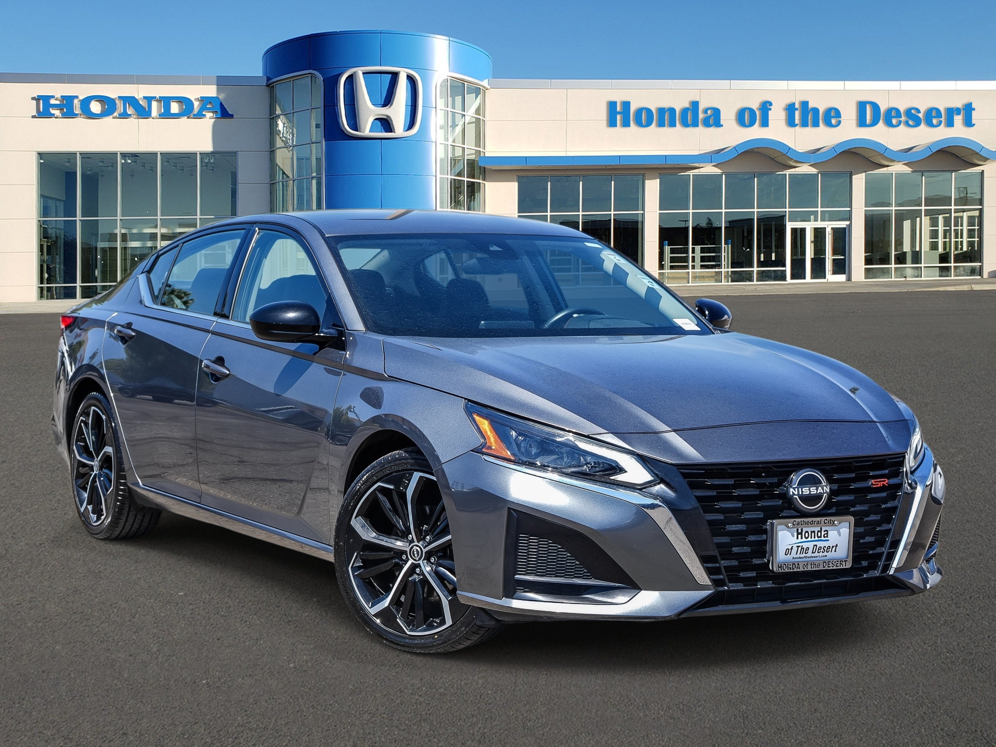Used 2024 Nissan Altima 2.5 SR FWD image 1