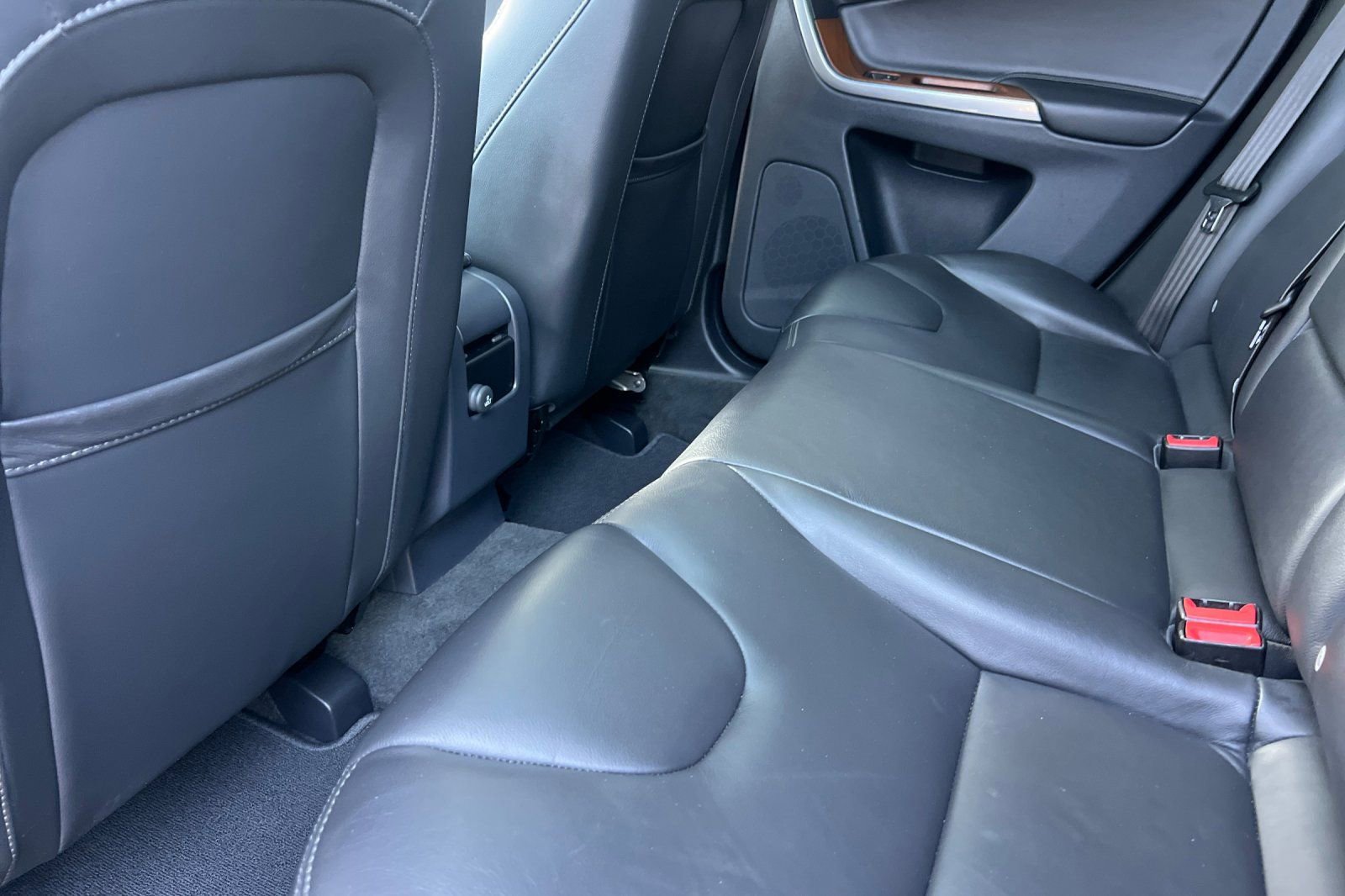 Used 2017 Volvo XC60 T5 Inscription w/ Advanced Package image 11