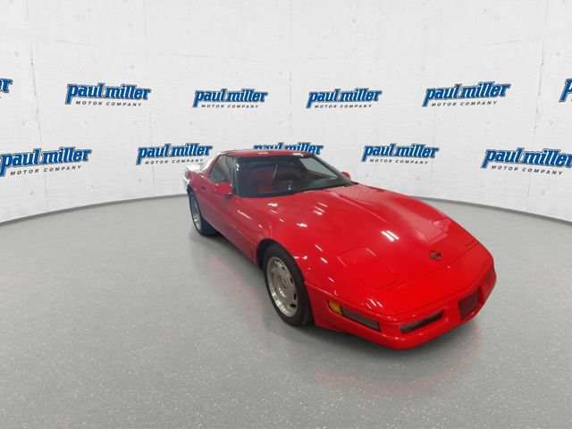 Used 1996 Chevrolet Corvette Coupe RWD image 3