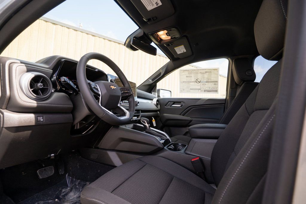New 2025 Chevrolet Colorado LT image 11
