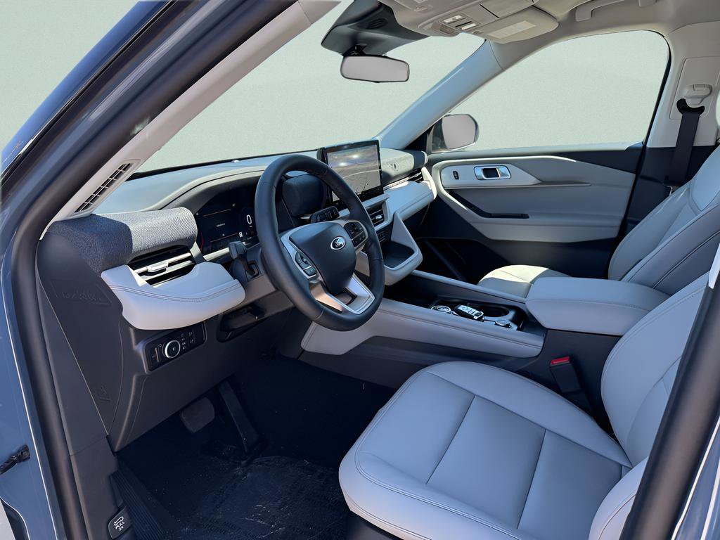 New 2026 Ford Explorer Active AWD/4WD image 3
