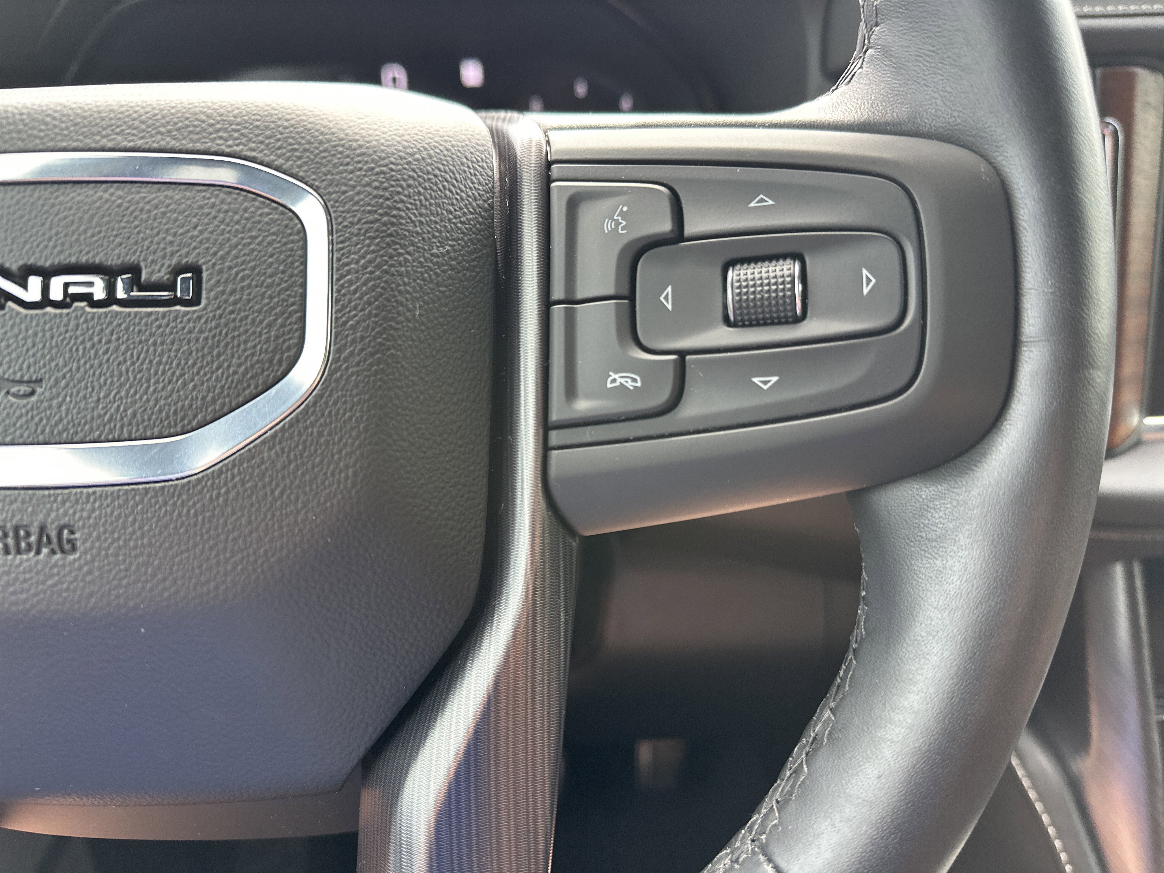 Used 2023 GMC Yukon XL Denali Ultimate w/ LPO, Floor Liner Package AWD/4WD image 22