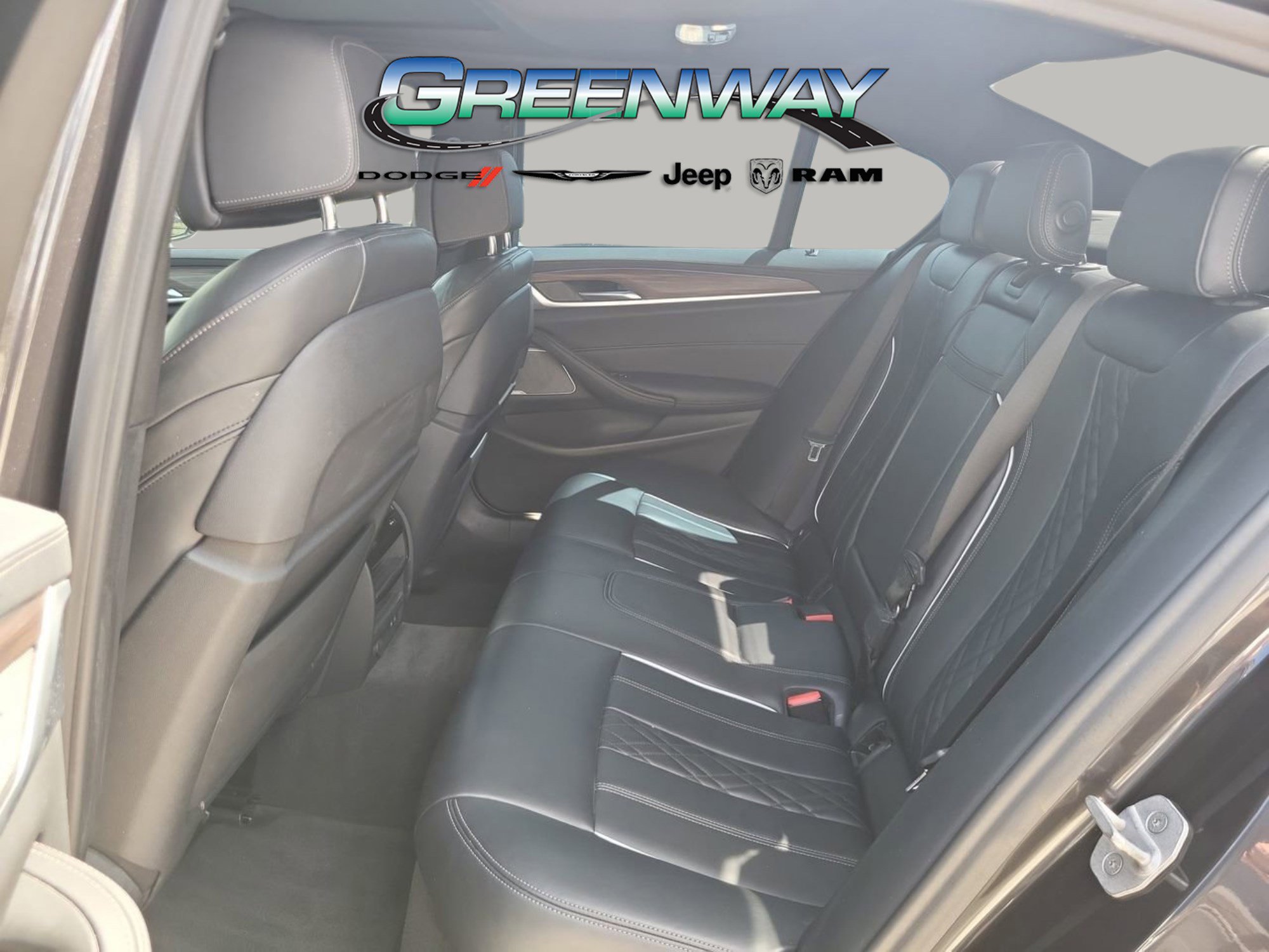 Used 2021 BMW M550i xDrive w/ Premium Package image 16