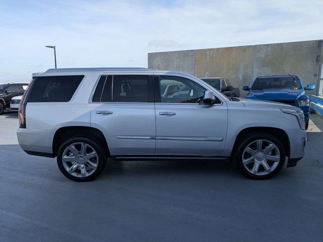 Used 2018 Cadillac Escalade Premium Luxury AWD/4WD image 2