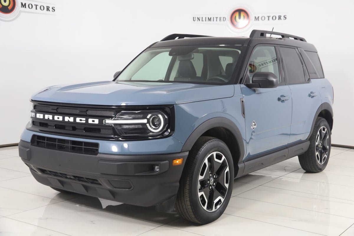 Used 2023 Ford Bronco Sport Outer Banks w/ Tech Package AWD/4WD image 5