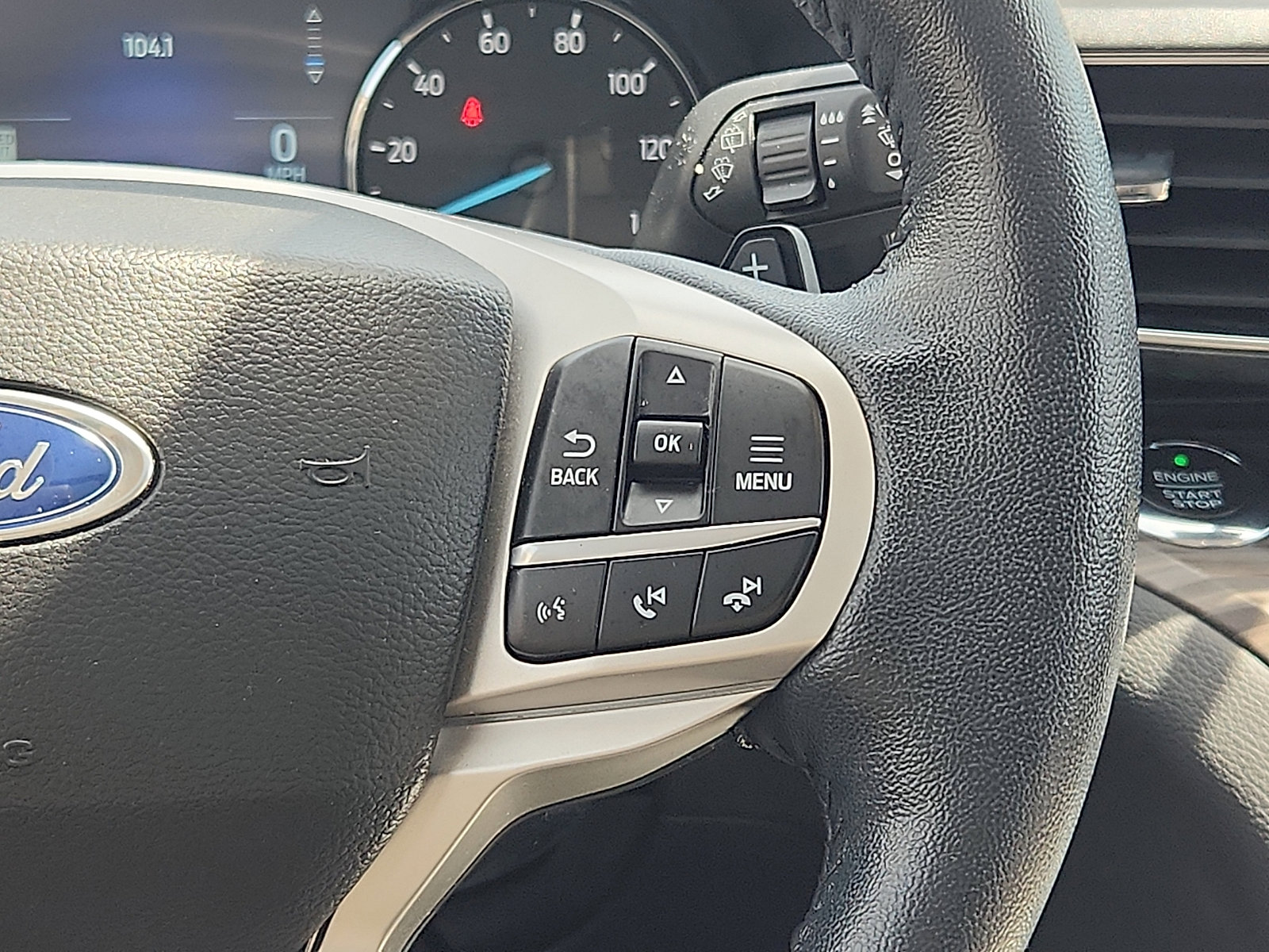 Used 2021 Ford Explorer Limited w/ Equipment Group 301A AWD/4WD image 16
