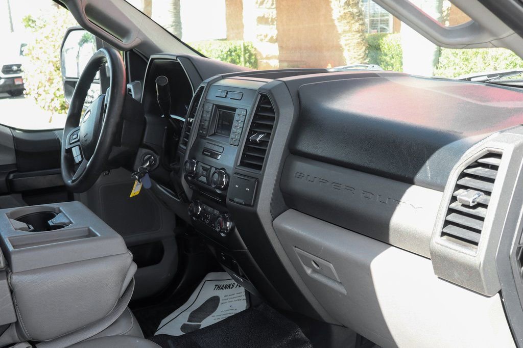 Used 2017 Ford F550 2WD Crew Cab Super Duty image 42
