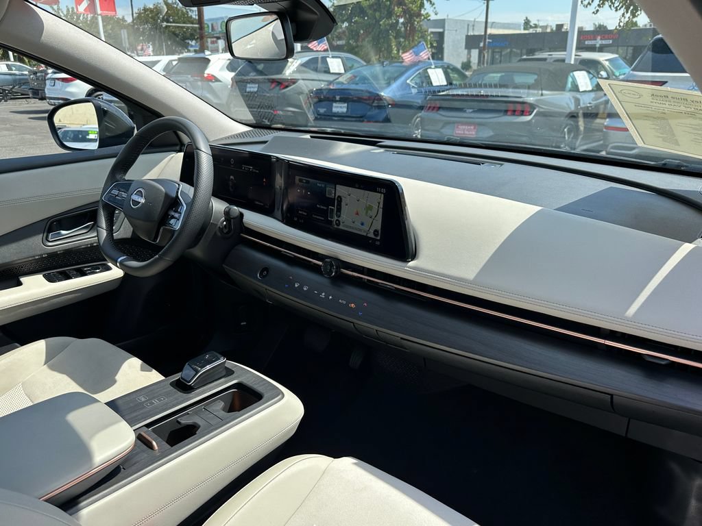 Used 2024 Nissan Ariya FWD image 14