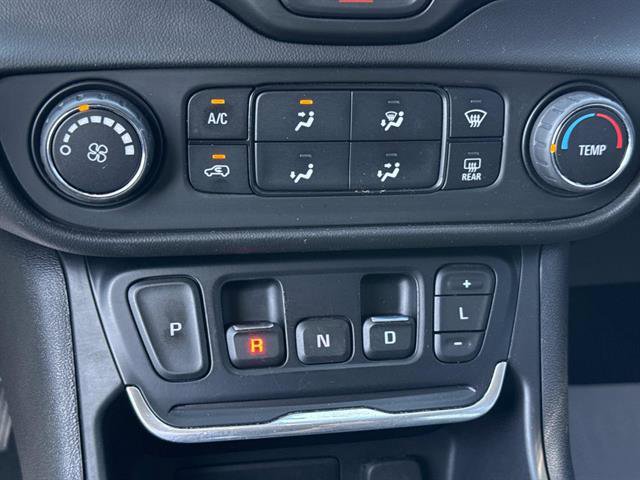 Used 2020 GMC Terrain SLE image 21