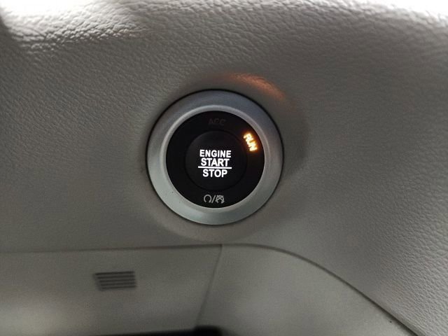 Used 2017 Chrysler Pacifica Touring-L image 34