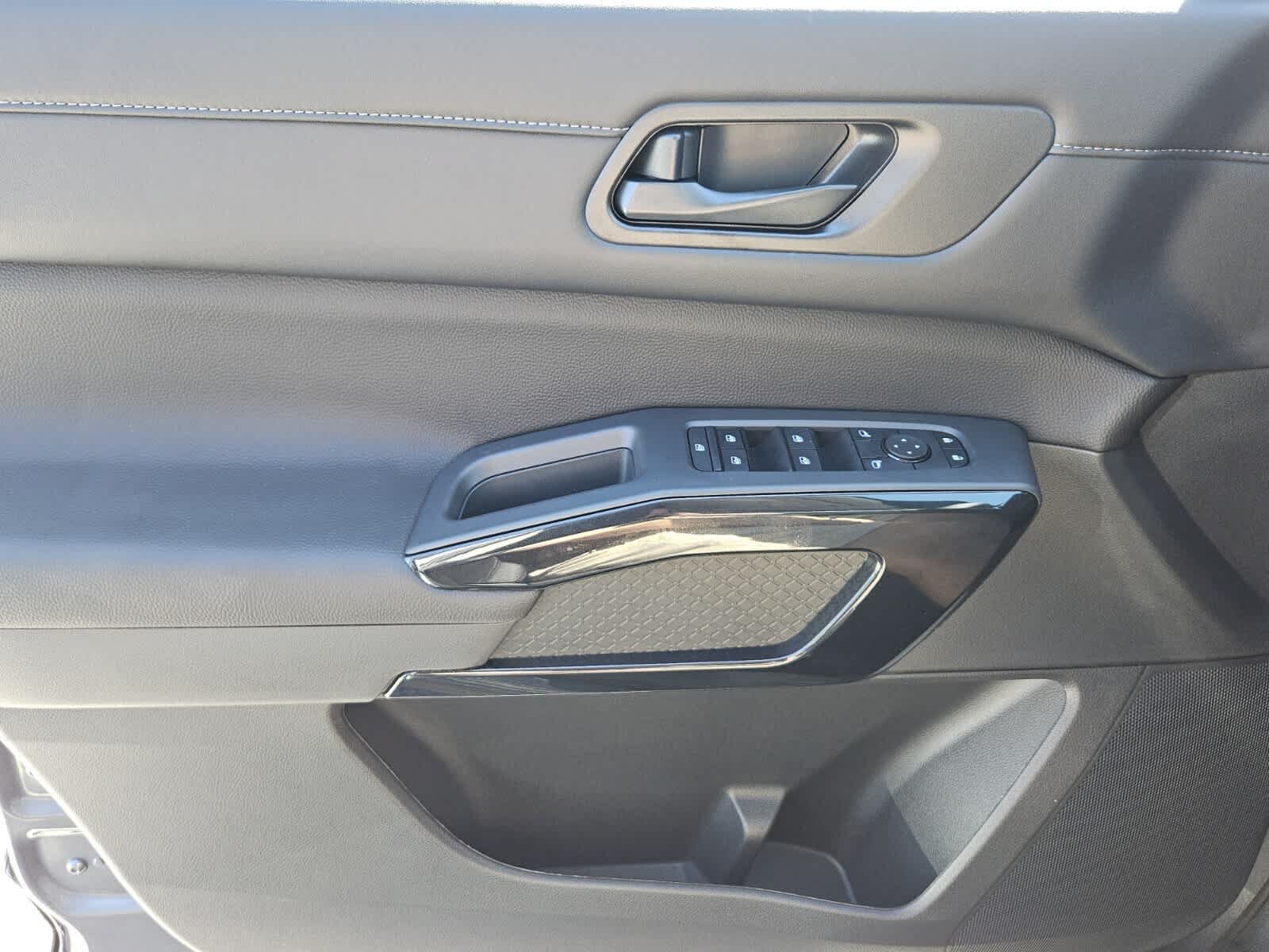 New 2026 Nissan Pathfinder SV FWD image 15