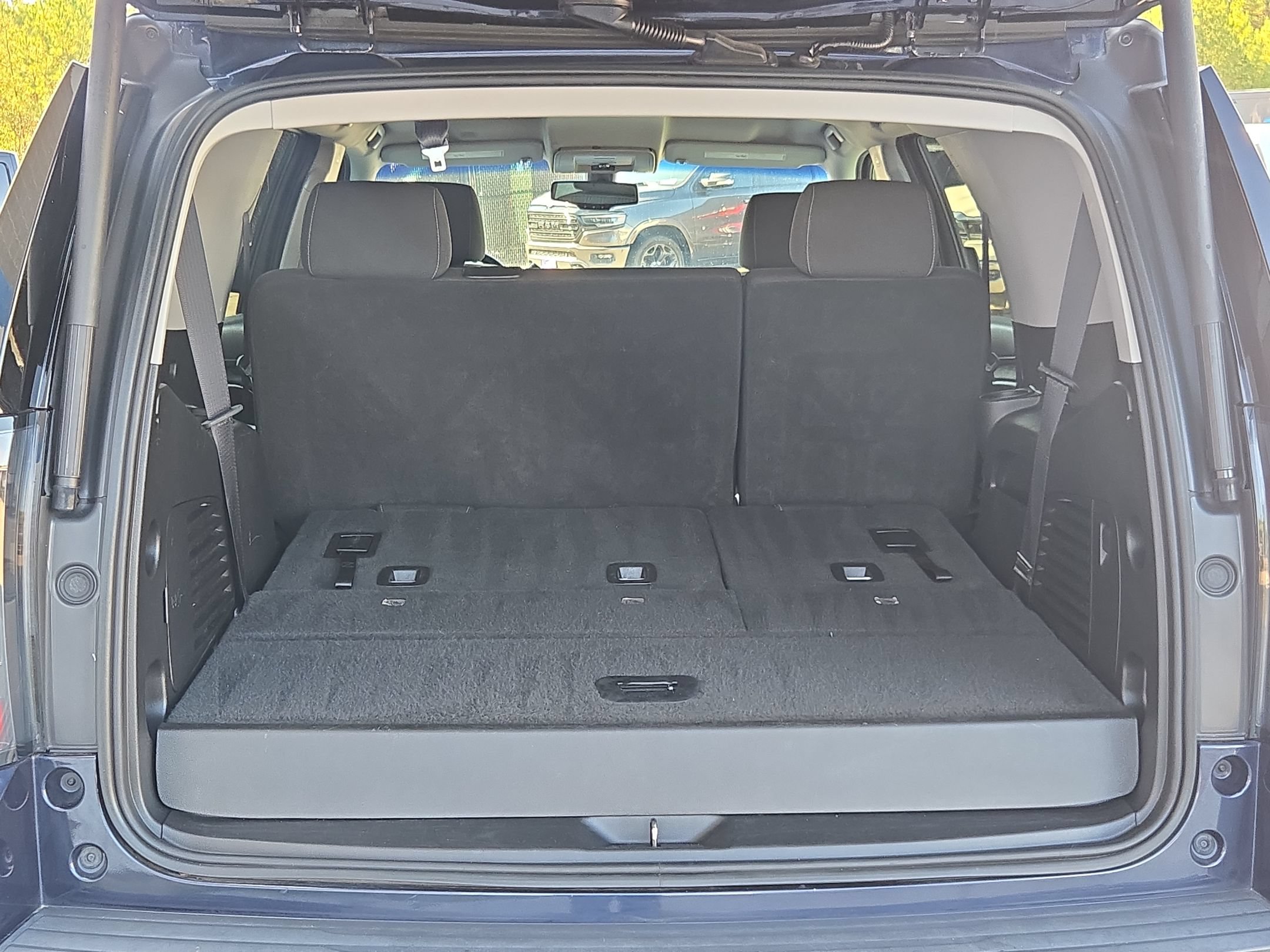 Used 2019 GMC Yukon SLE w/ SLE Value Package AWD/4WD image 18