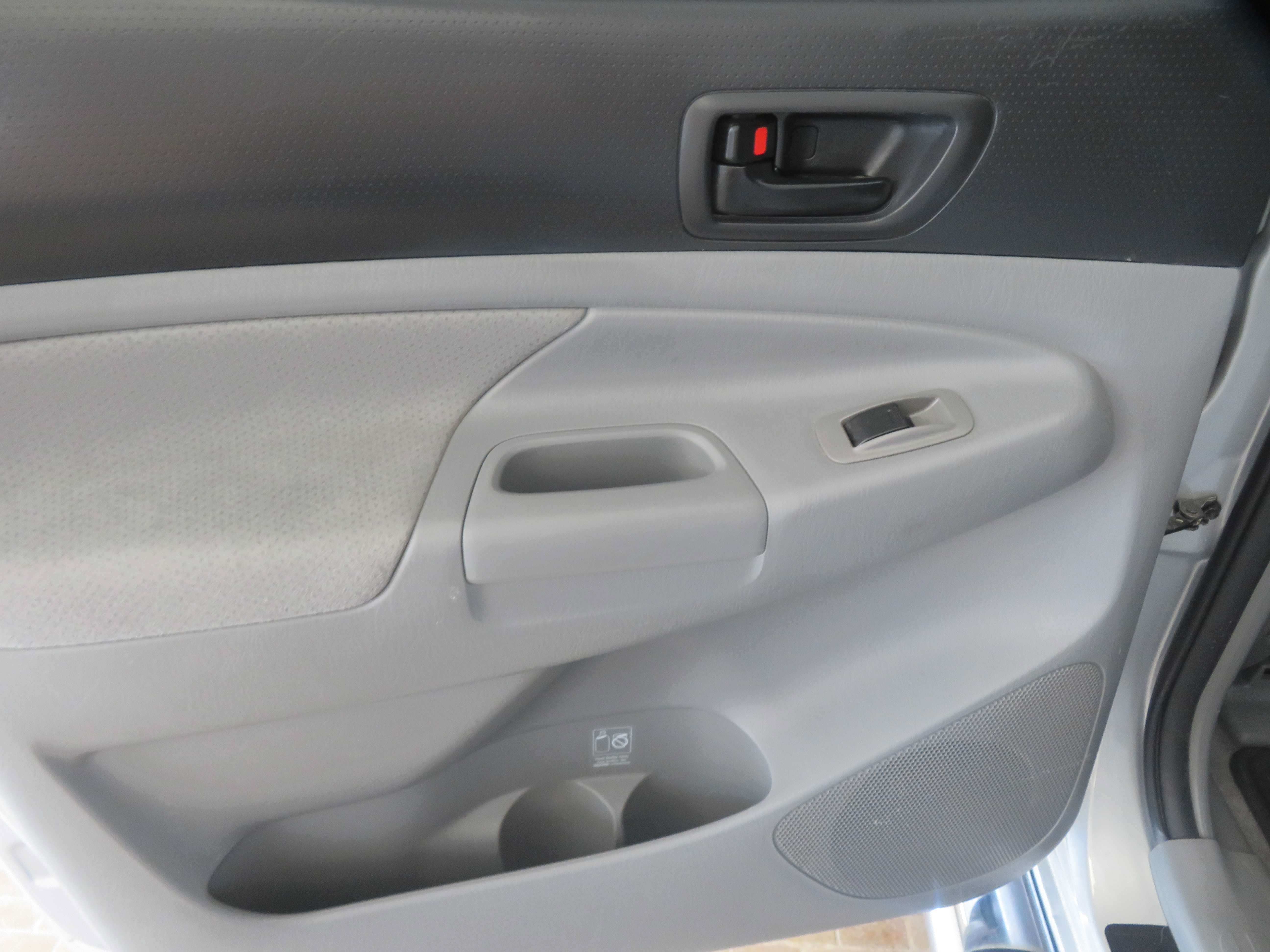 Used 2010 Toyota Tacoma PreRunner RWD image 19