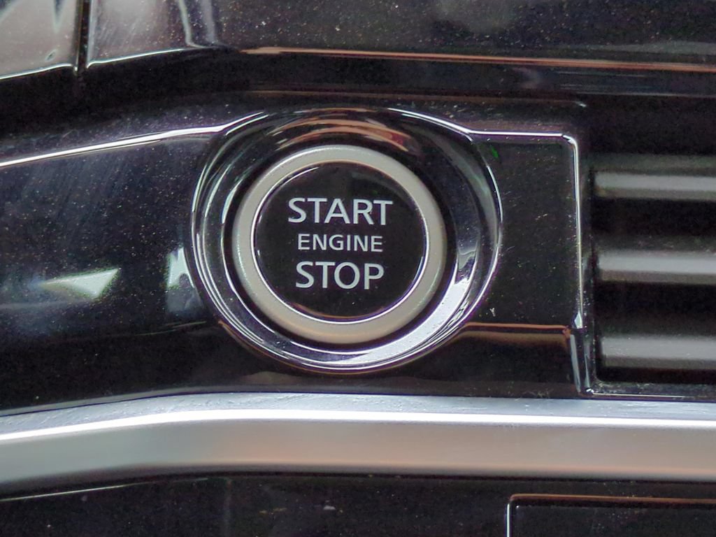 Certified 2024 Nissan Pathfinder SV FWD image 27