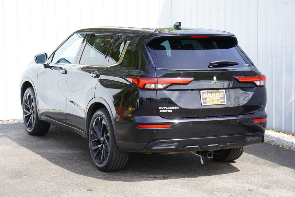 Used 2022 Mitsubishi Outlander SE AWD/4WD image 4