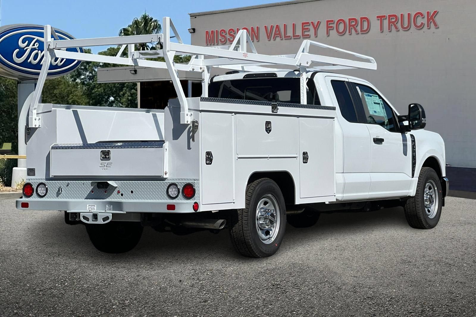 New 2026 Ford F350 XL w/ XL Chrome Package RWD image 4