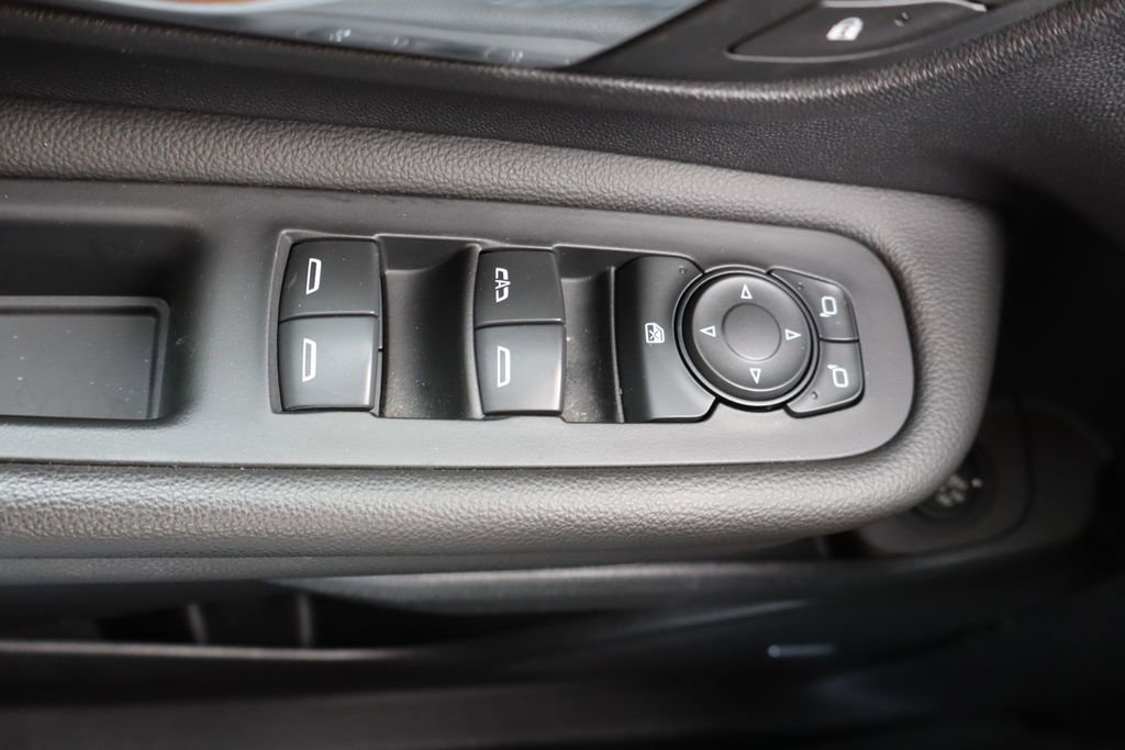 Used 2021 GMC Terrain SLT w/ LPO, Dark Accent Package image 28