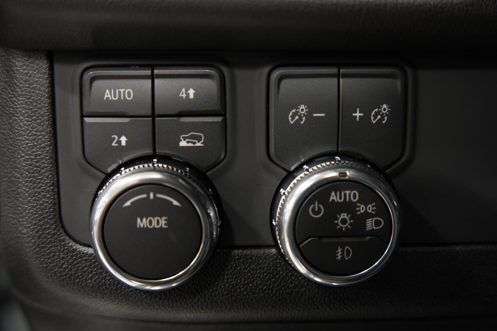 New 2026 GMC Yukon XL Denali w/ Sun & Power Step Package image 33