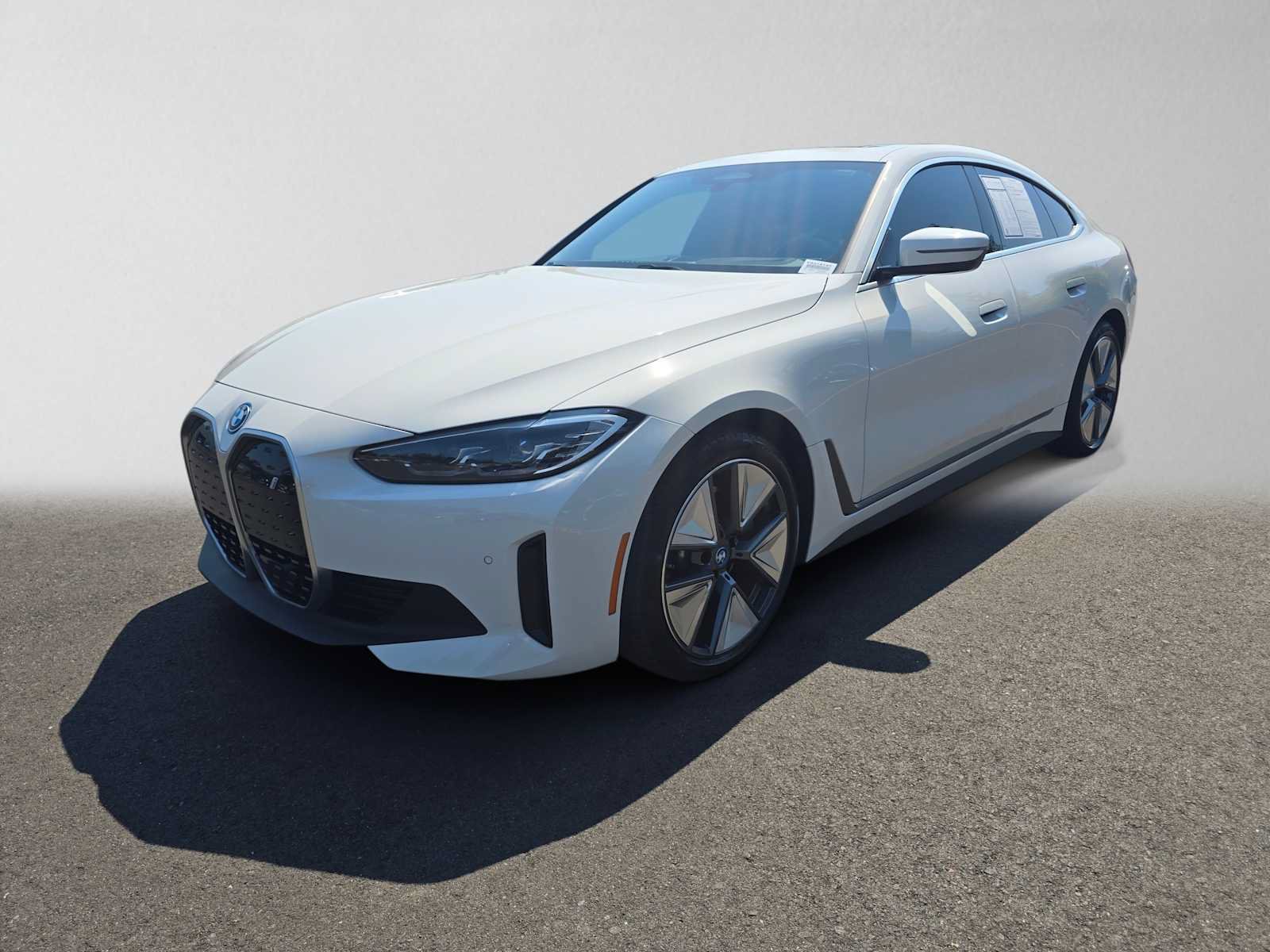 Used 2023 BMW i4 eDrive40 RWD image 7